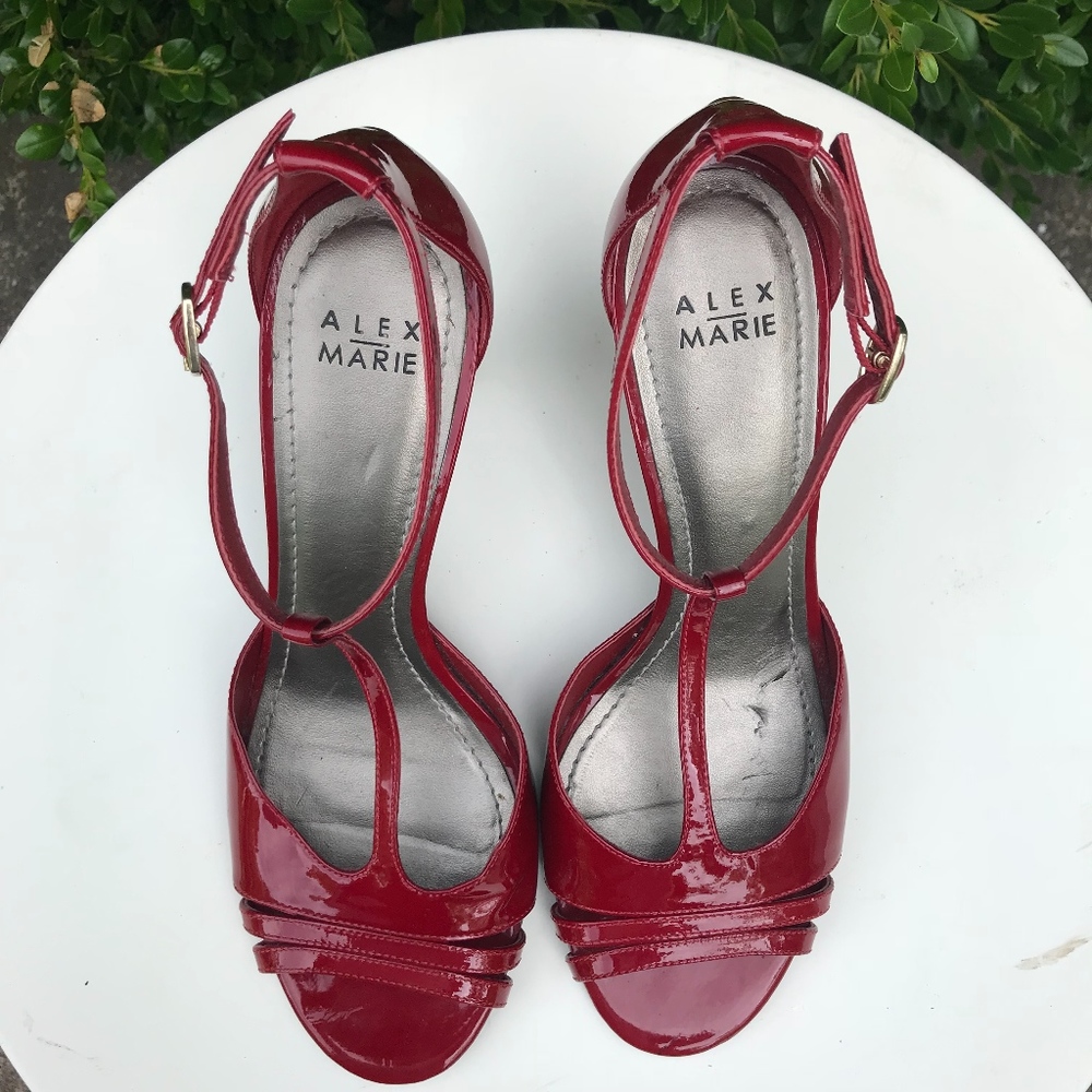 Alex Marie red t-strap 3 in heels in size 9 1/2 M